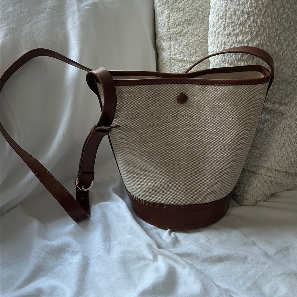 JCrew factory Cream and brown canvas Women's Bucket Bag, LIKE NEW CONDITION